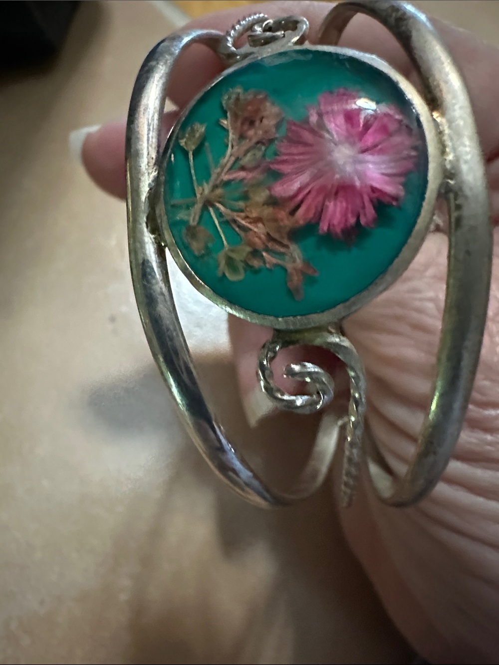 VTG Mexican Alpaca Silver cuff featuring real dried flowers preserved in resin